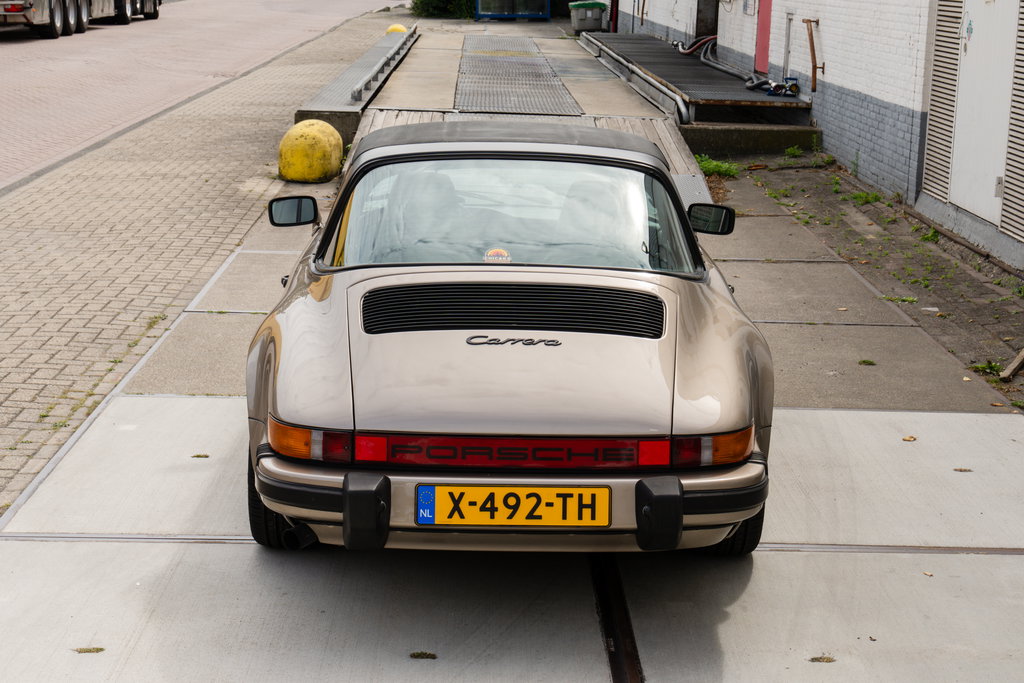 Porsche 911 Carrera 3.2 (US)