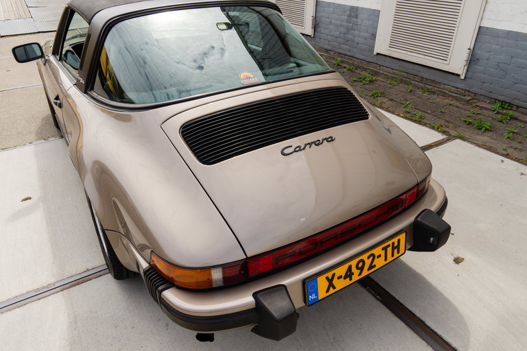 Porsche 911 Carrera 3.2 (US)