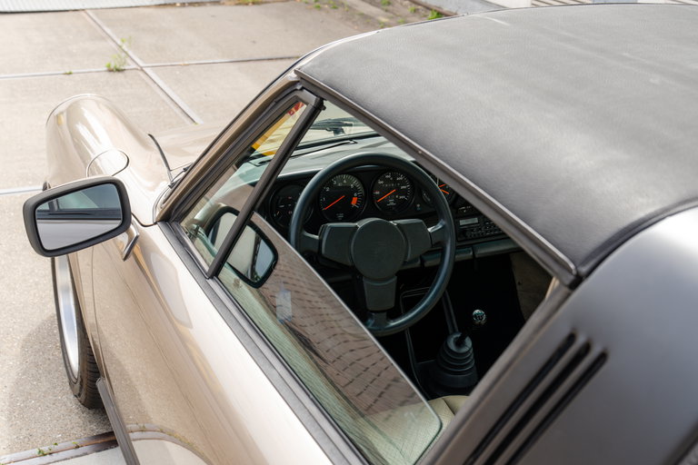 Porsche 911 Carrera 3.2 (US)