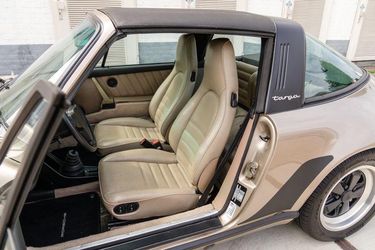 Porsche 911 Carrera 3.2 (US)