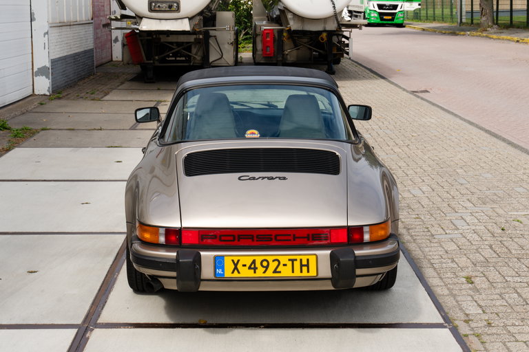 Porsche 911 Carrera 3.2 (US)