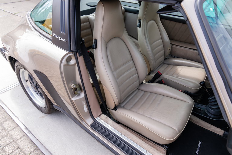 Porsche 911 Carrera 3.2 (US)