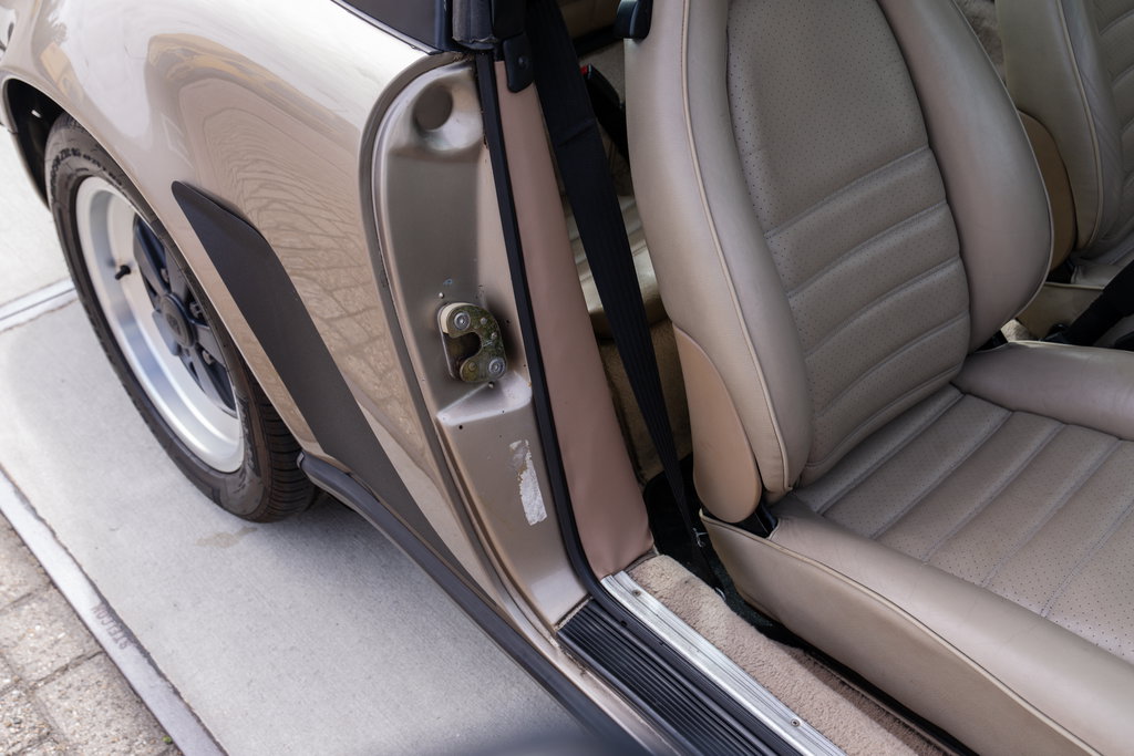 Porsche 911 Carrera 3.2 (US)