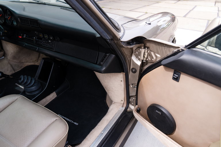 Porsche 911 Carrera 3.2 (US)