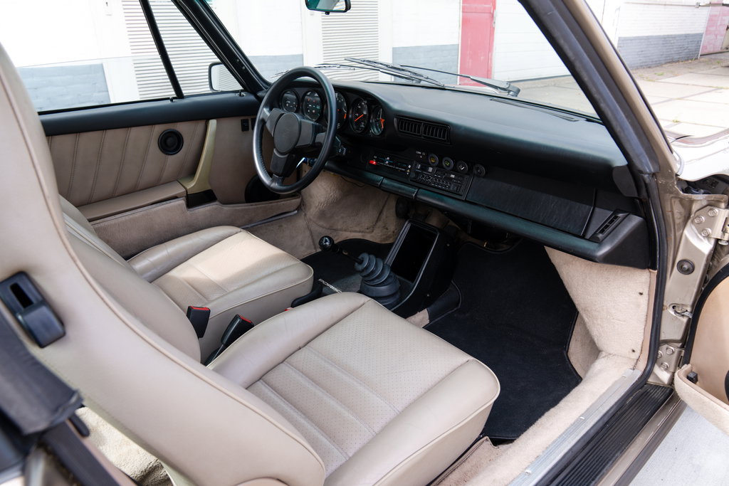 Porsche 911 Carrera 3.2 (US)