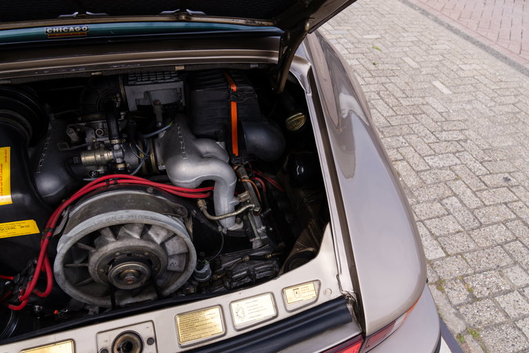 Porsche 911 Carrera 3.2 (US)