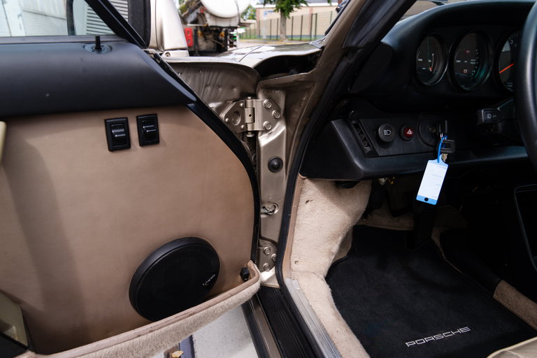 Porsche 911 Carrera 3.2 (US)