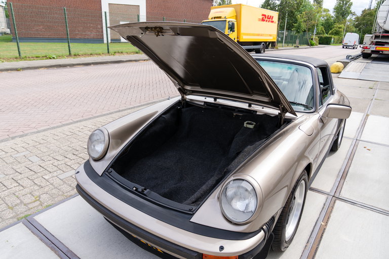 Porsche 911 Carrera 3.2 (US)