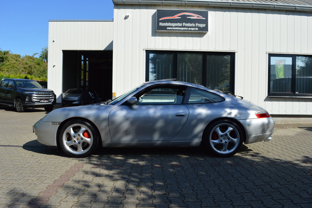 Porsche 996 Carrera 4