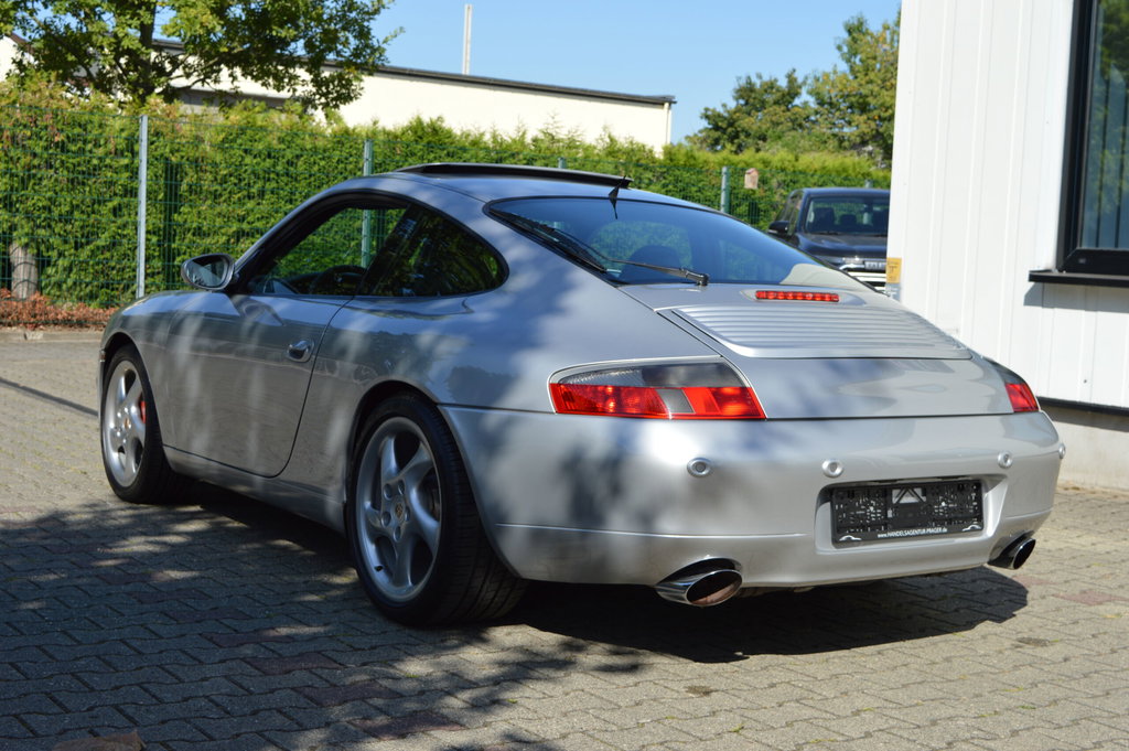 Porsche 996 Carrera 4