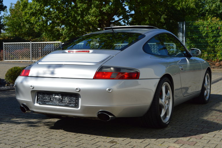 Porsche 996 Carrera 4