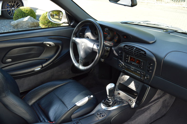 Porsche 996 Carrera 4