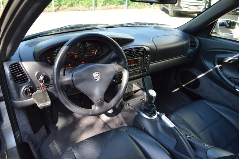 Porsche 996 Carrera 4