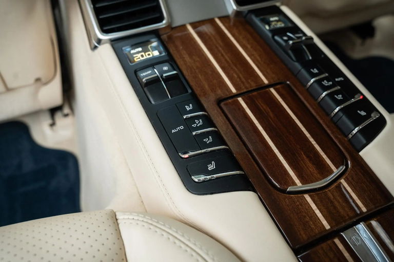 Porsche Panamera 4S