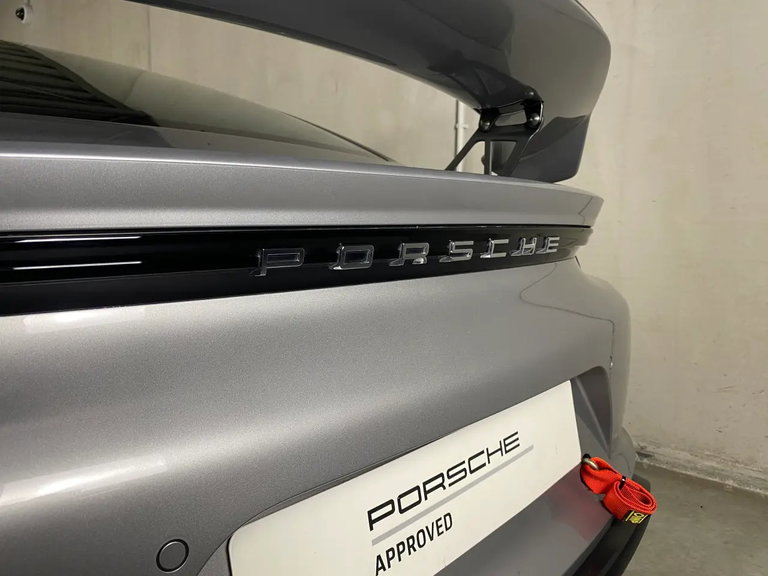 Porsche 718 Cayman GT4