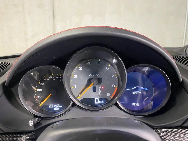 Porsche 718 Cayman GT4