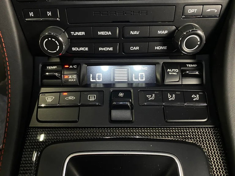 Porsche 718 Cayman GT4