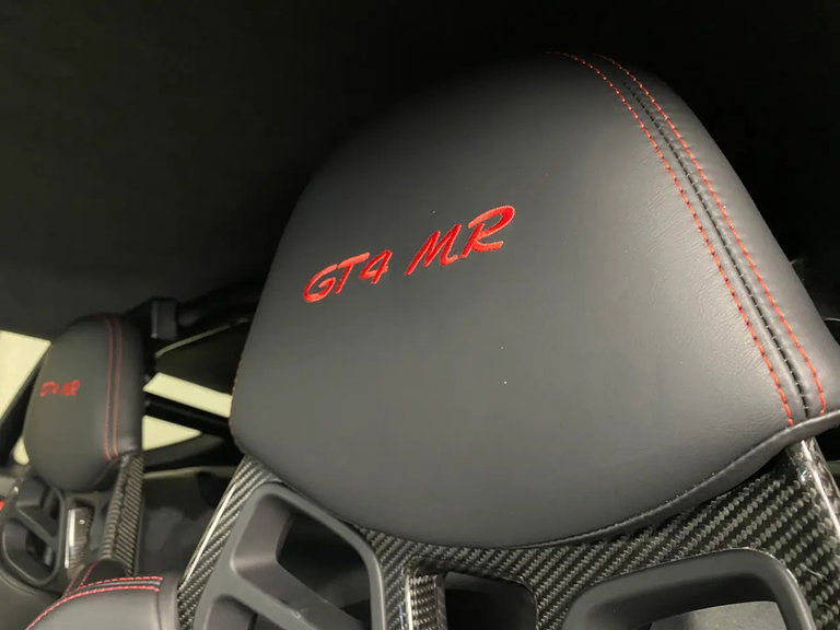Porsche 718 Cayman GT4
