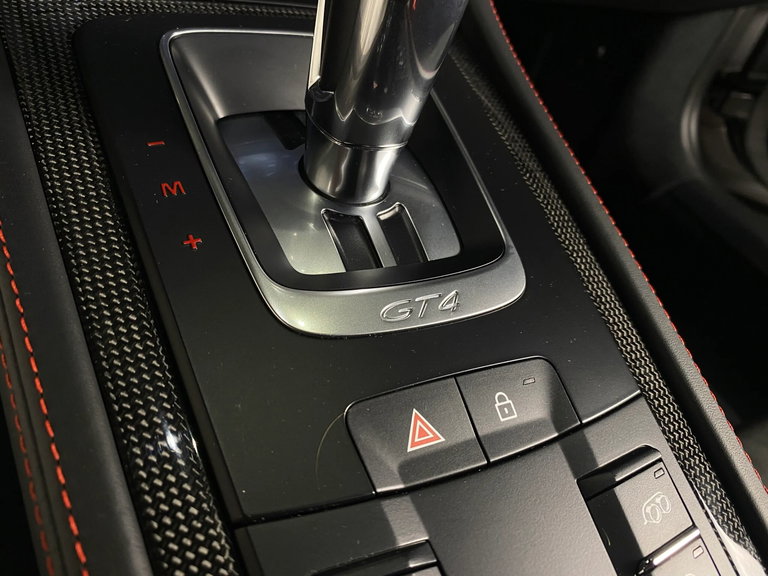 Porsche 718 Cayman GT4