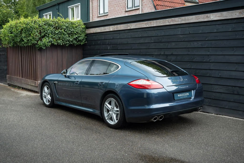 Porsche Panamera 4S