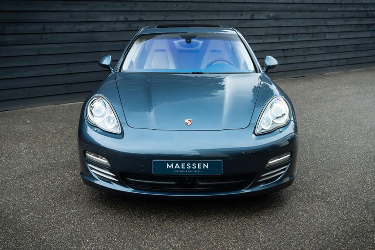 Porsche Panamera 4S