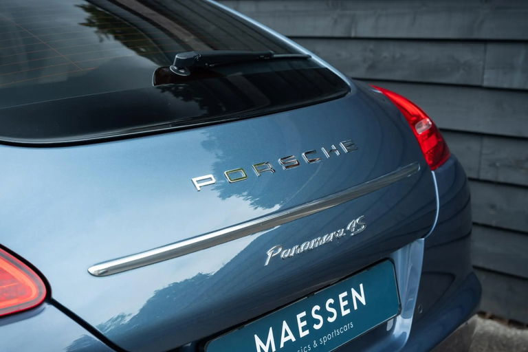 Porsche Panamera 4S
