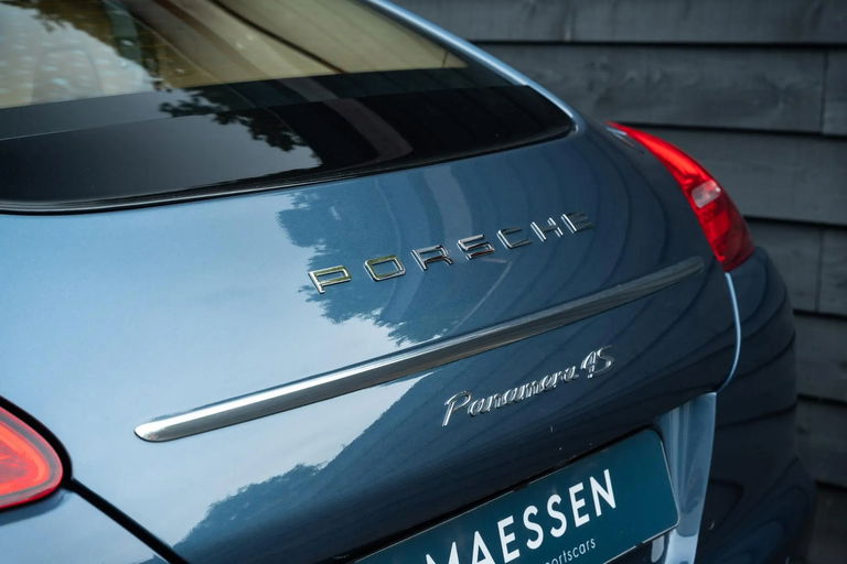 Porsche Panamera 4S