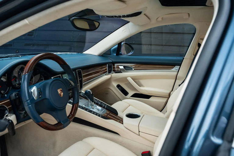 Porsche Panamera 4S