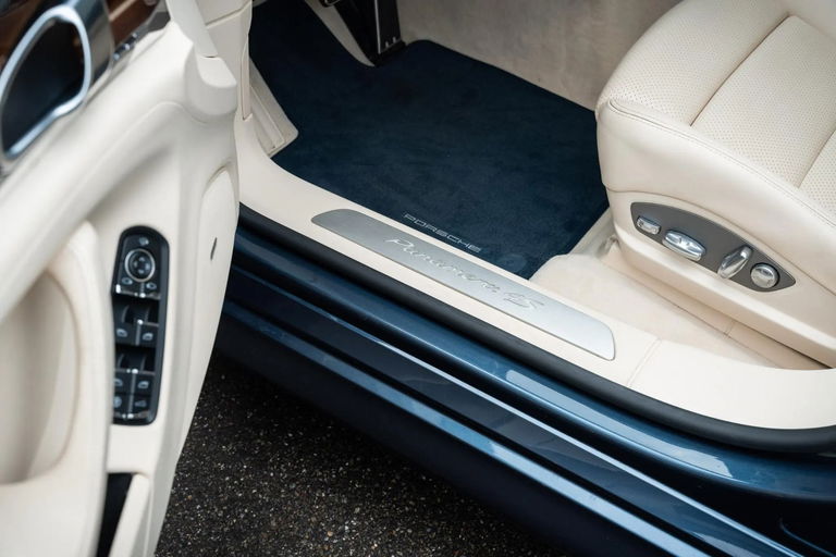 Porsche Panamera 4S