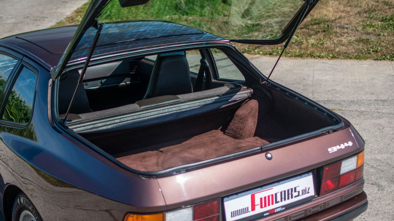 Porsche 944 Coupé