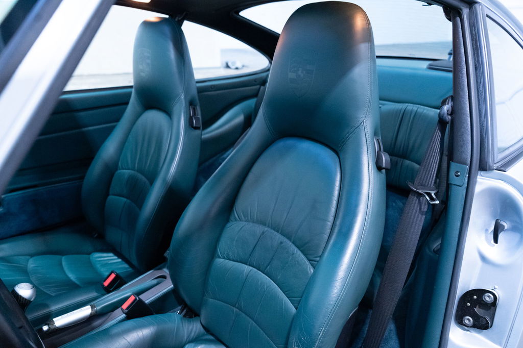 Porsche 993 Carrera 4S