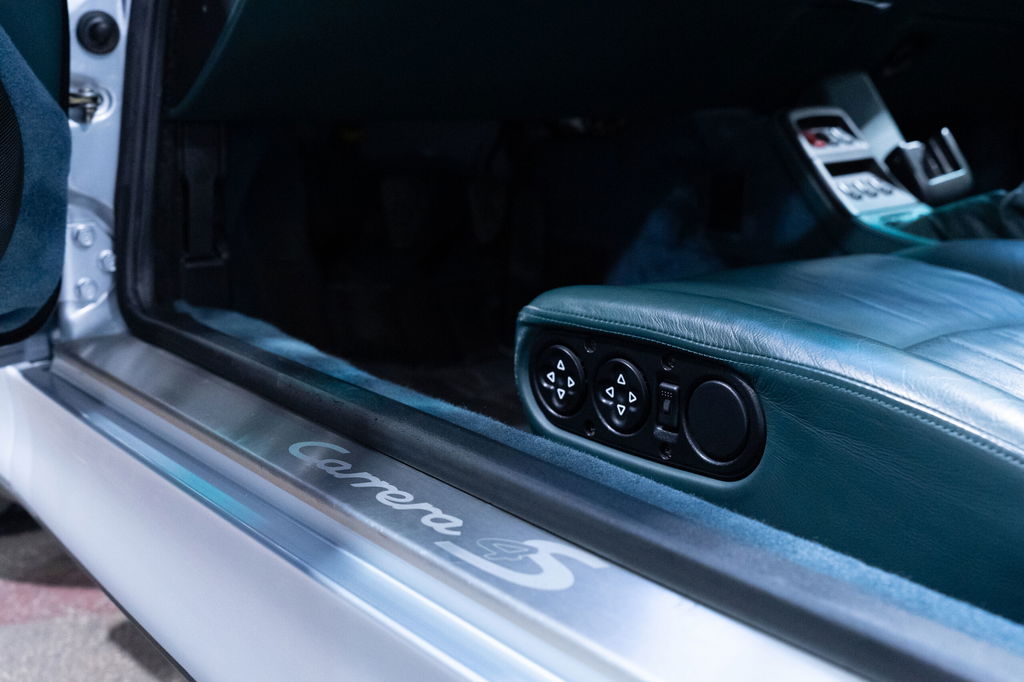 Porsche 993 Carrera 4S