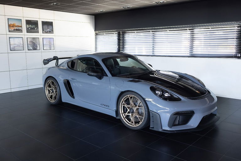 Porsche 718 Cayman GT4 RS