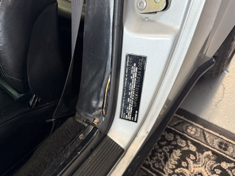 Porsche 911 Carrera 3.2 (US)