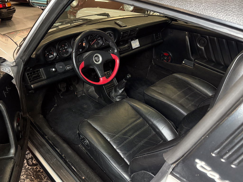 Porsche 911 Carrera 3.2 (US)