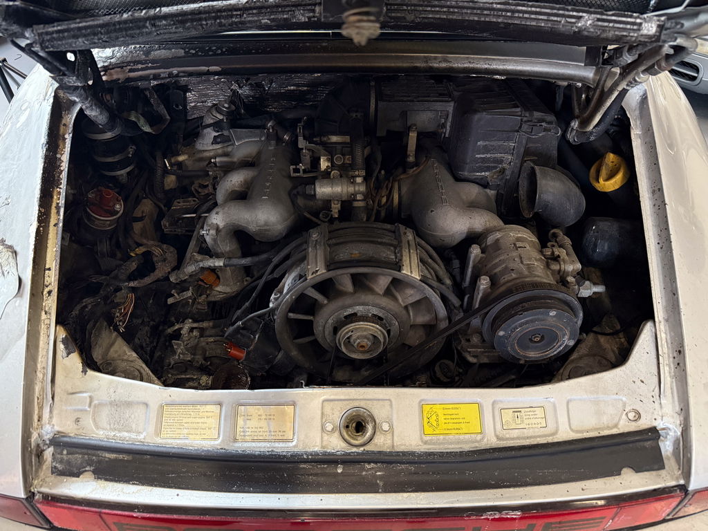 Porsche 911 Carrera 3.2 (US)