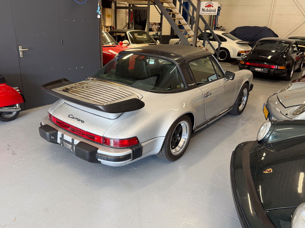 Porsche 911 Carrera 3.2 (US)