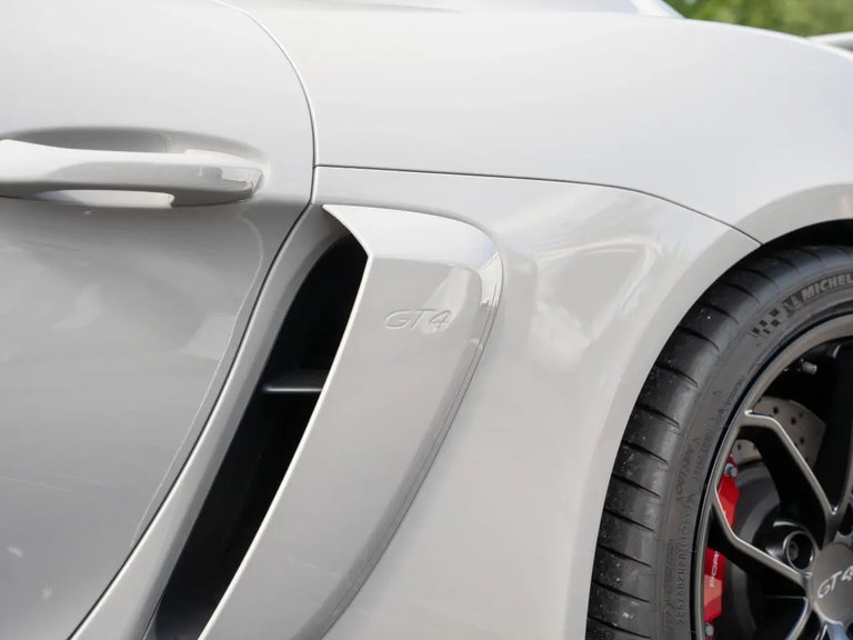 Porsche 718 Cayman GT4