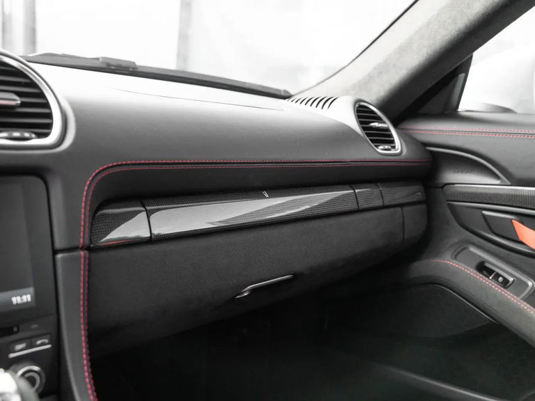 Porsche 718 Cayman GT4