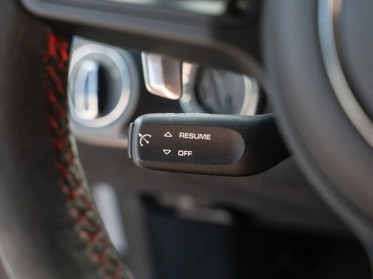 Porsche 718 Cayman GT4