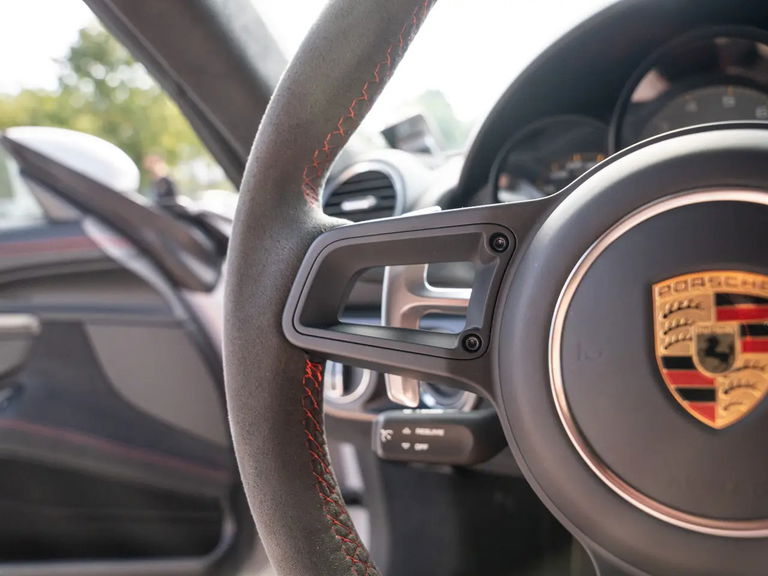 Porsche 718 Cayman GT4