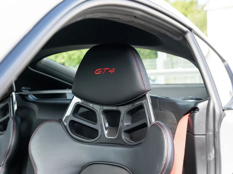 Porsche 718 Cayman GT4