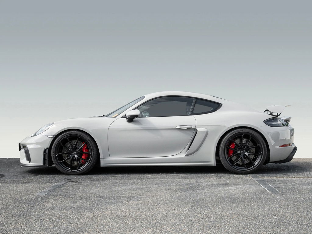 Porsche 718 Cayman GT4