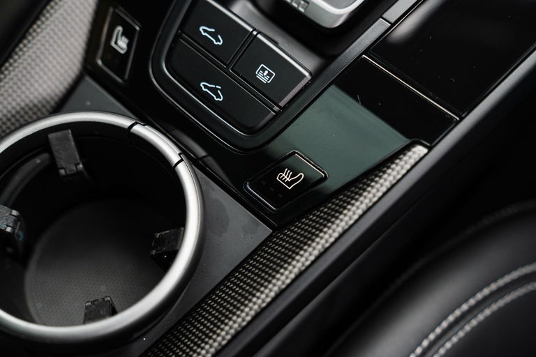 Porsche 992 Carrera 4 GTS