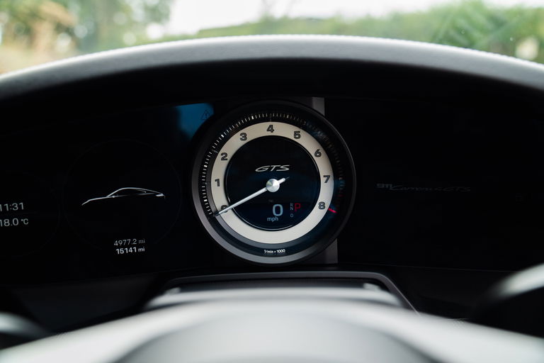 Porsche 992 Carrera 4 GTS