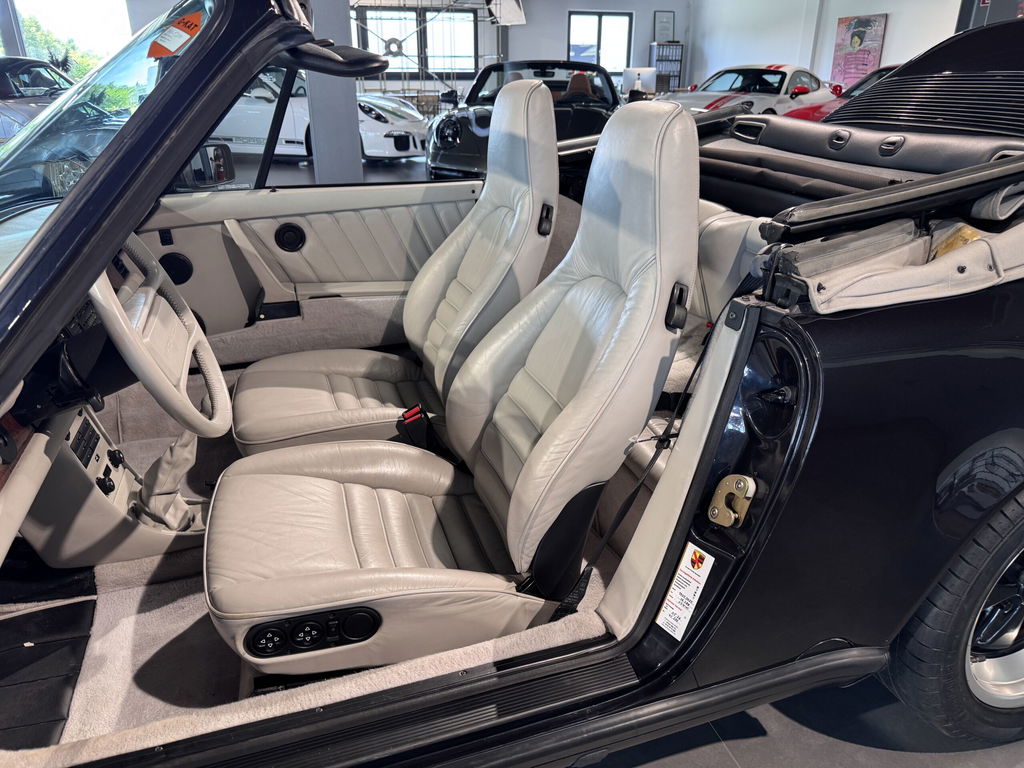 Porsche 911 Carrera 3.2 “25 Jahre 911”