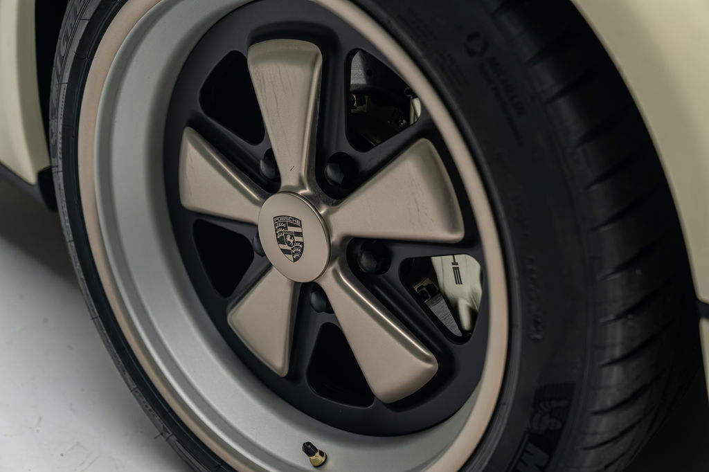 Porsche 911 Reimagined by Singer