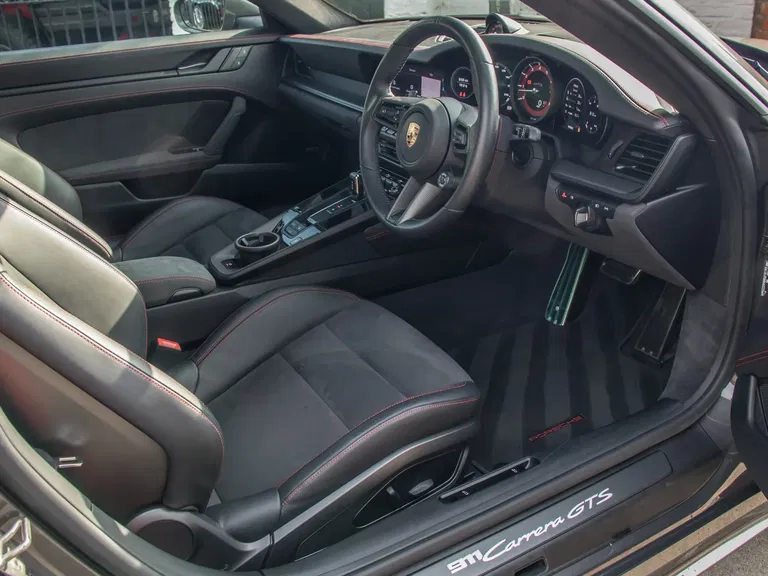 Porsche 992 Carrera GTS