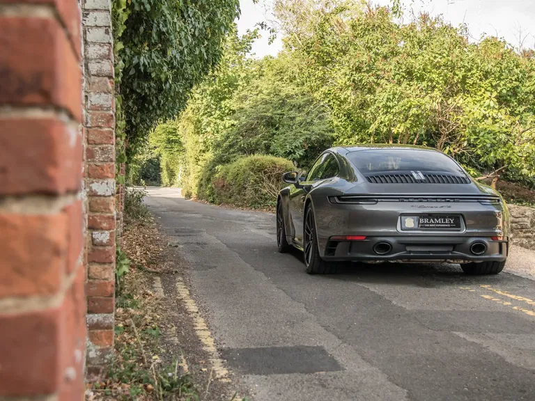Porsche 992 Carrera GTS
