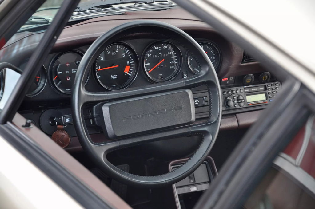 Porsche 911 Carrera 3.2